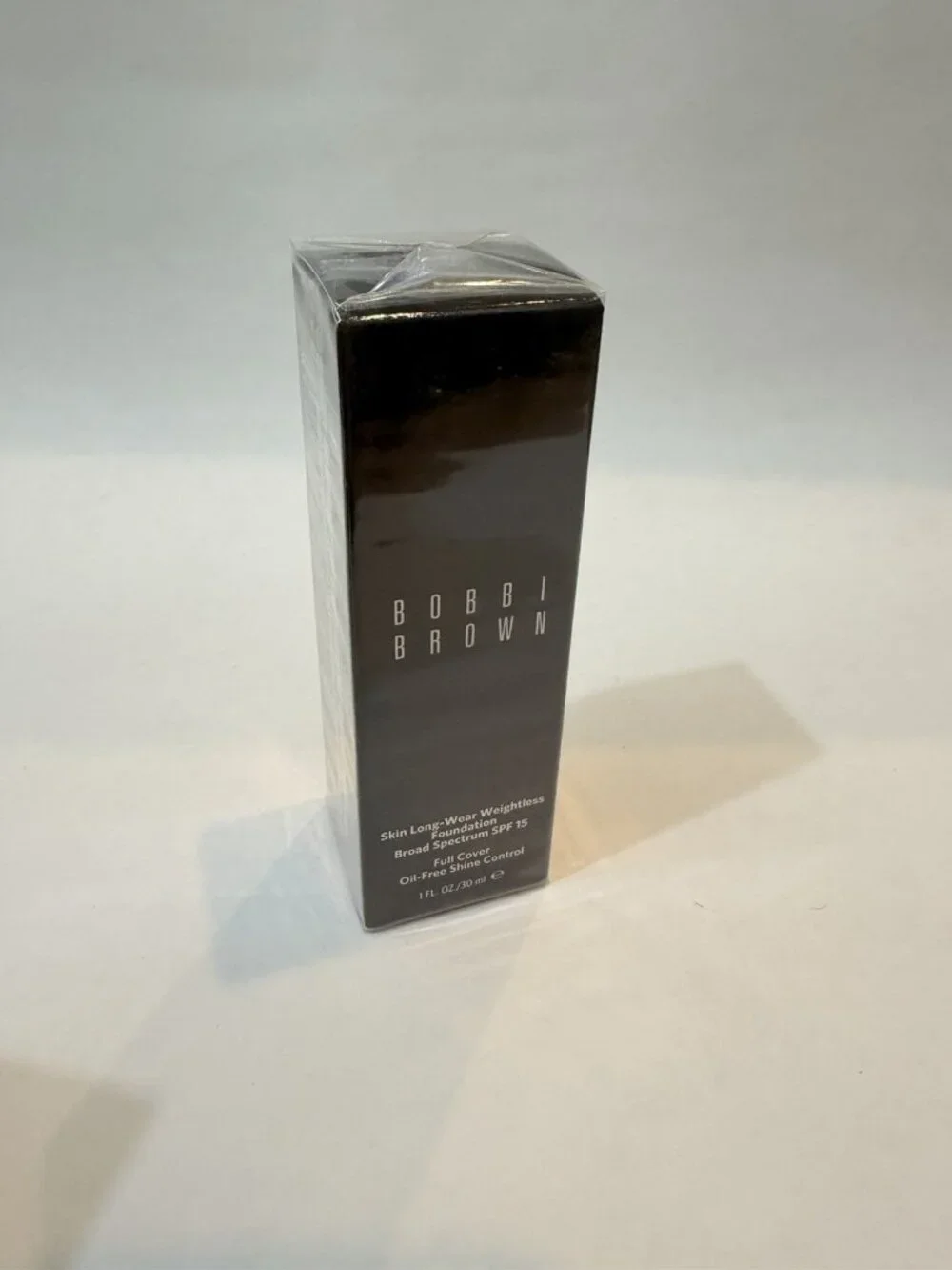Bobbi Brown Skin Long-Wear Weightless Foundation SPF 15 C-106 Cool Chestnut Seal